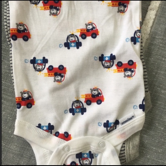 Gerber Baby Lot of Onesies. 0-3 months NWT - Picture 2 of 5